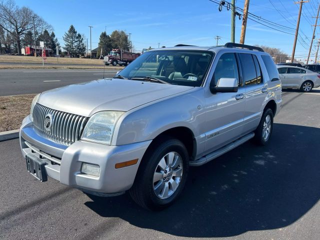 2010 Mercury Mountaineer - Image 1
