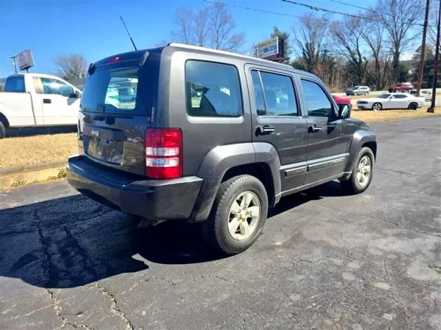 2011 Jeep Liberty - Image 5