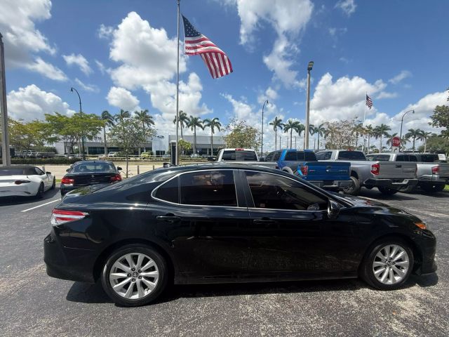 2019 Toyota Camry - Image 24
