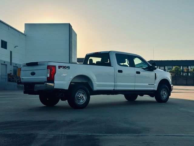 2019 Ford F250 Super Duty Crew Cab - Image 4