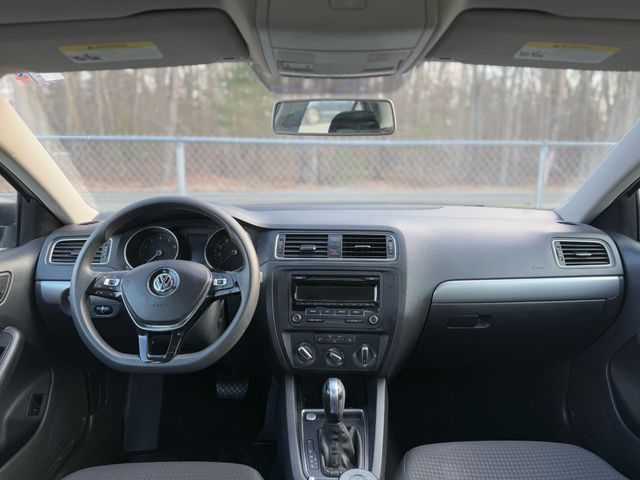 2015 Volkswagen Jetta 1.8t Se Sedan 4d - Image 13