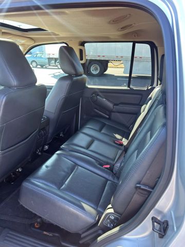 2010 Mercury Mountaineer - Image 8