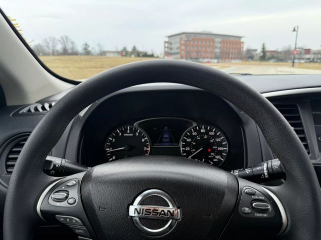 2017 Nissan Pathfinder - Image 20
