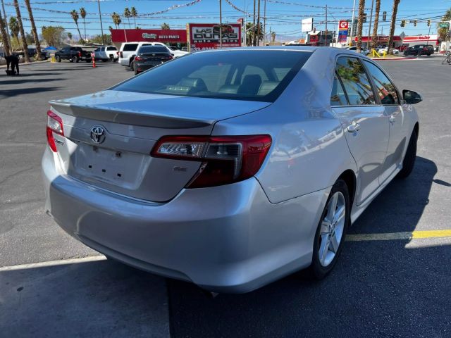 2014 Toyota Camry - Image 4