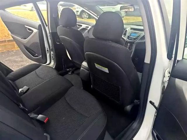 2015 Hyundai Elantra - Image 19