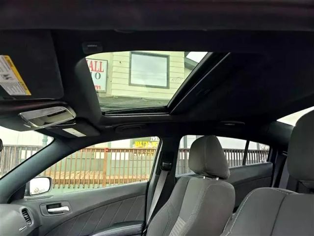 2019 Dodge Charger - Image 13