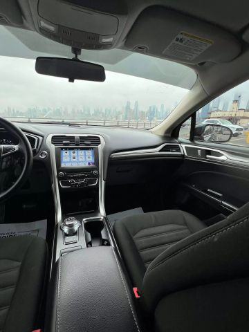 2018 Ford Fusion Se Hybrid Sedan 4d - Image 21