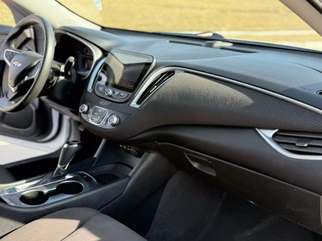 2020 Chevrolet Malibu - Image 20