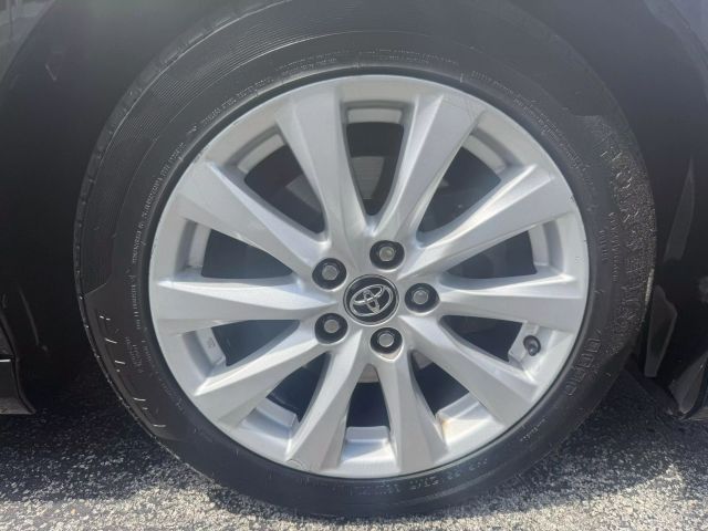 2019 Toyota Camry - Image 11