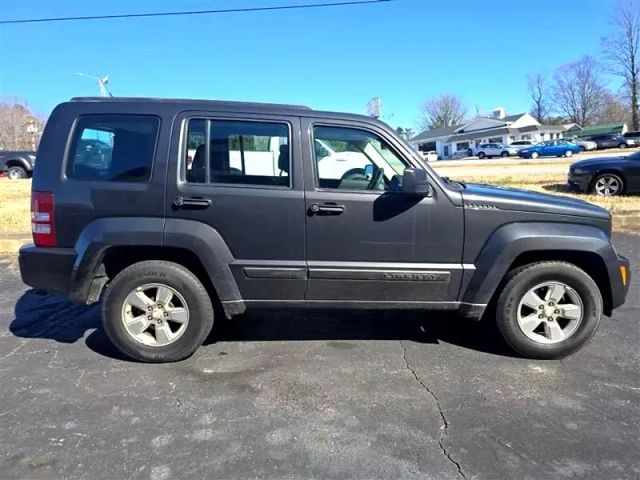 2011 Jeep Liberty - Image 4