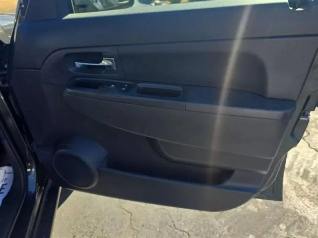 2011 Jeep Liberty - Image 13