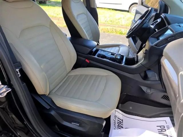 2019 Ford Edge - Image 16