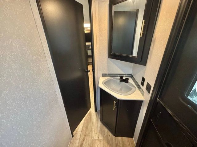 2022 Cherokee By Forest River Grey Wolf - Image 11