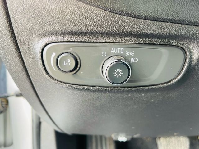 2018 Chevrolet Equinox - Image 29