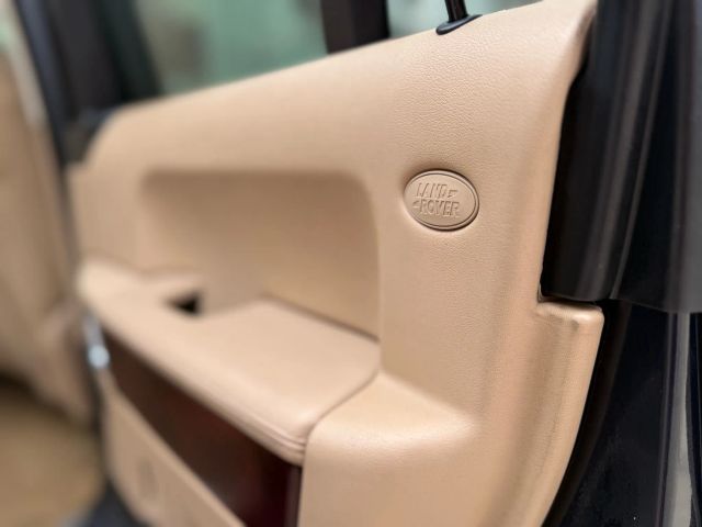 2009 Land Rover Range Rover - Image 17
