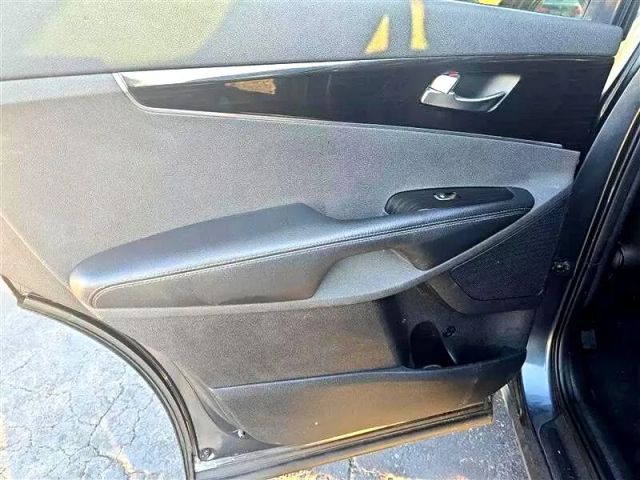 2020 Kia Sorento - Image 20