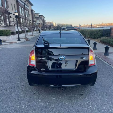 2015 Toyota Prius One Hatchback 4d - Image 8