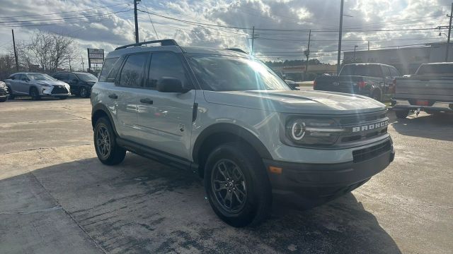 2023 Ford Bronco - Image 8