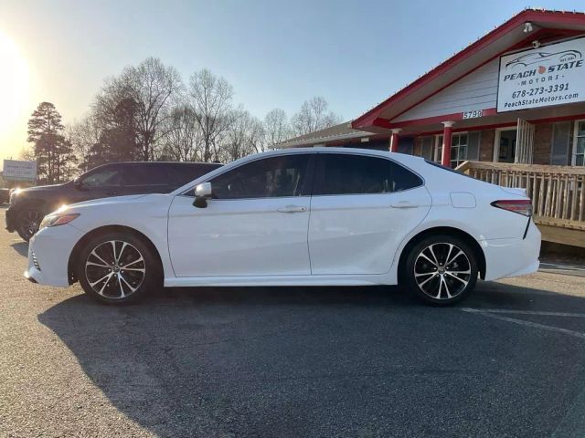 2018 TOYOTA CAMRY SEDAN WHITE AUTOMATIC - Peach State Motors