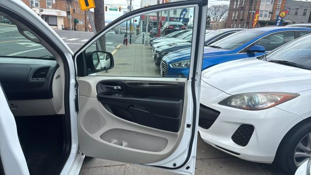 2019 DODGE GRAND CARAVAN PASSENGER PASSENGER V6, FLEX FUEL, 3.6 LITER SE MINIVAN 4D
