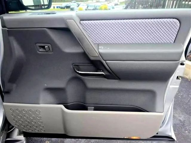 2004 Nissan Pathfinder Armada - Image 13