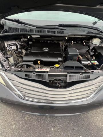 2011 Toyota Sienna Xle Minivan 4d - Image 37