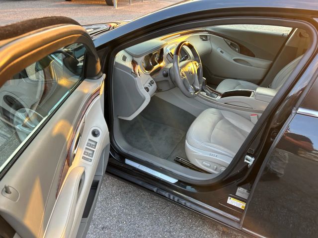 2012 Buick Lacrosse - Image 17