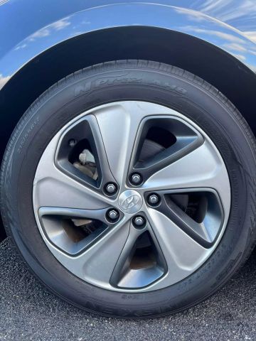 2016 Hyundai Sonata Hybrid Limited Sedan 4d - Image 28