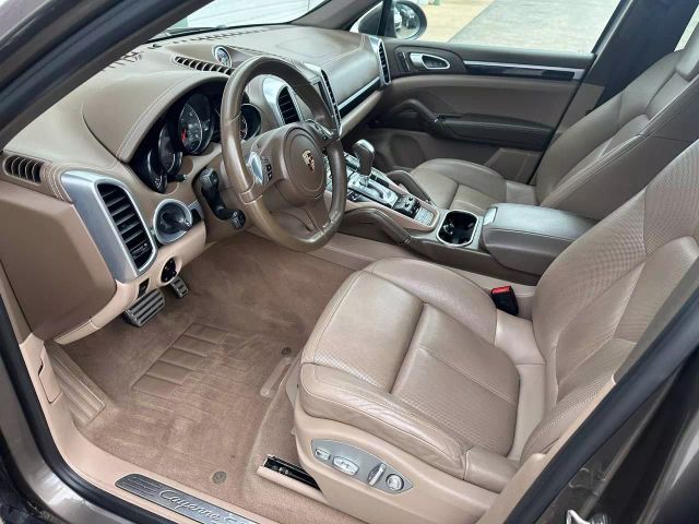 2014 Porsche Cayenne - Image 16