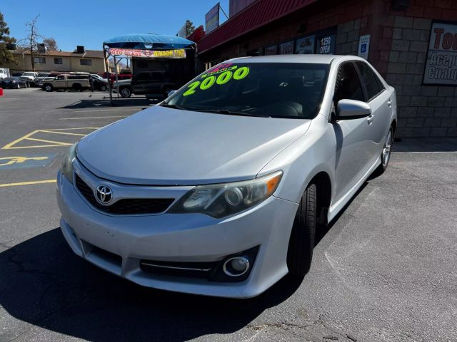 2014 Toyota Camry - Image 2