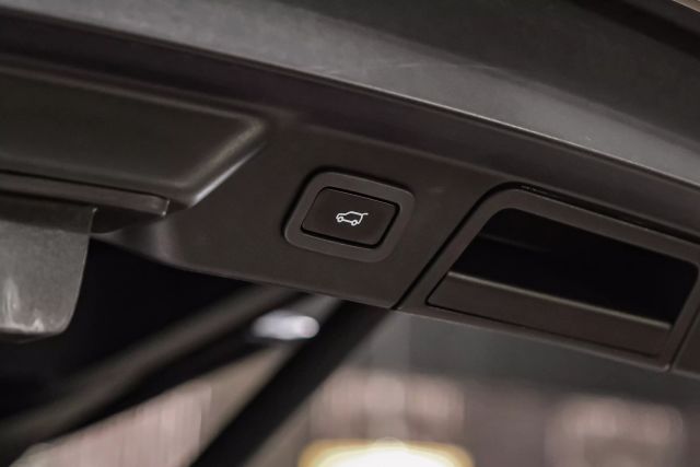 2018 Land Rover Range Rover Velar S Sport Utility 4d - Image 70