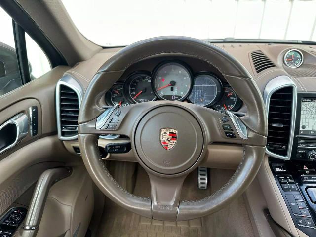 2014 Porsche Cayenne - Image 28