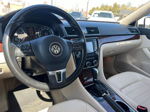 2013 VOLKSWAGEN PASSAT SEDAN 5-CYL, 2.5 LITER 2.5L SEL SEDAN 4D