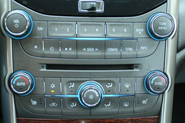2013 Chevrolet Malibu - Image 30