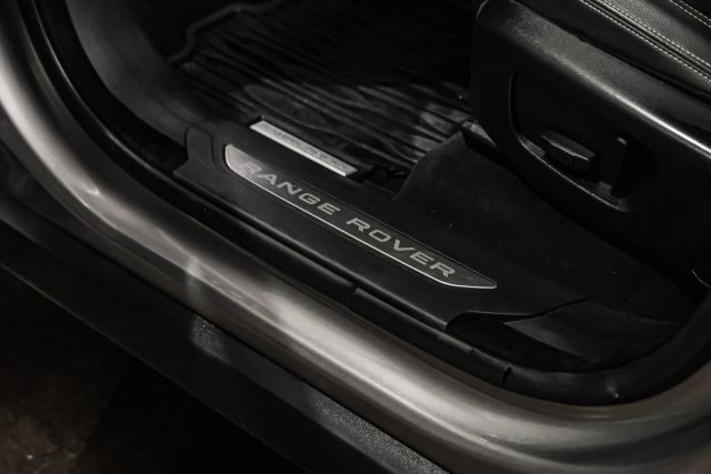 2018 Land Rover Range Rover Velar S Sport Utility 4d - Image 52