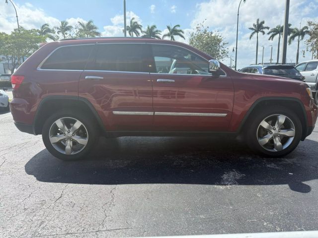 2013 Jeep Grand Cherokee - Image 8