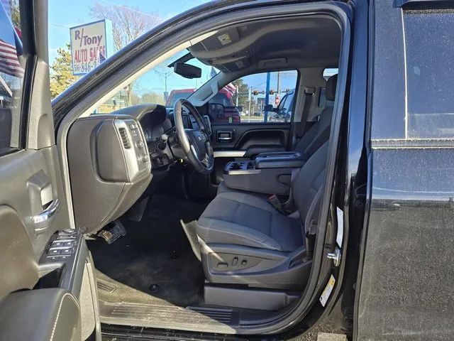 2016 Chevrolet Silverado 1500 Crew Cab - Image 13