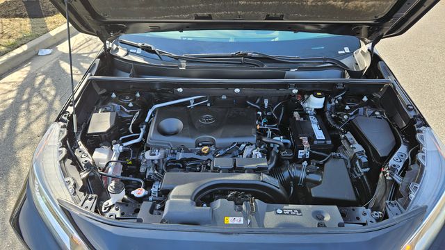 2021 Toyota Rav4 - Image 12