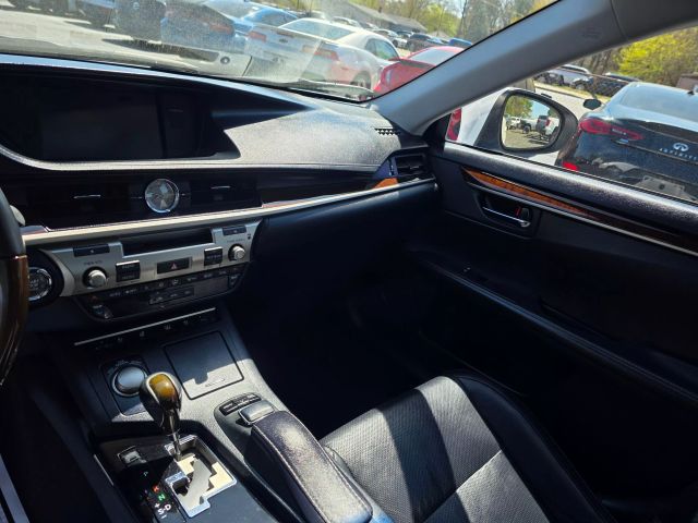 2014 Lexus Es - Image 12
