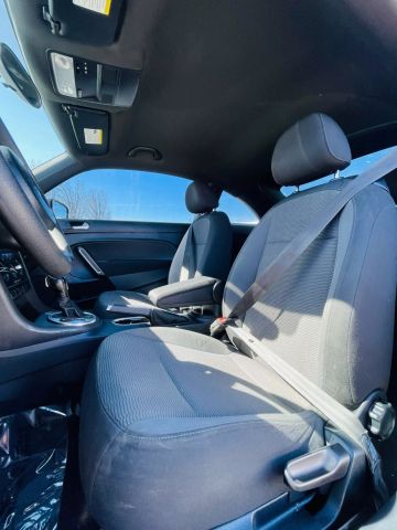 2014 Volkswagen Beetle - Image 18