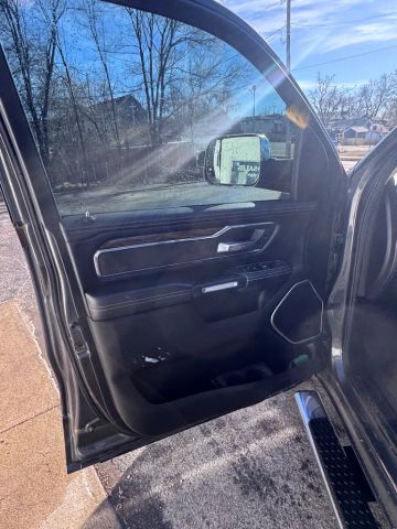 2019 Ram 1500 Crew Cab Laramie Pickup 4d 6 1/3 Ft - Image 9