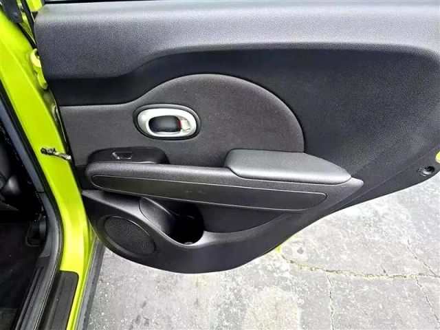 2015 Kia Soul - Image 16