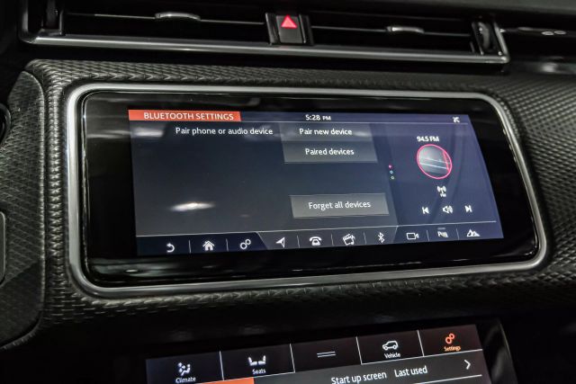 2018 Land Rover Range Rover Velar S Sport Utility 4d - Image 32