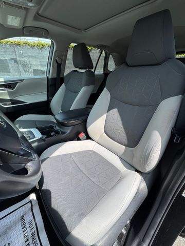 2021 Toyota Rav4 - Image 12