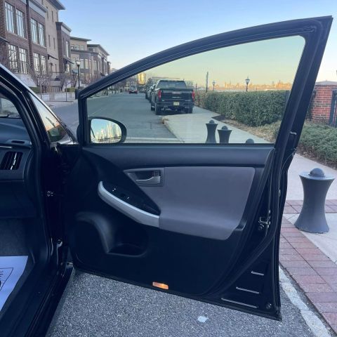2015 Toyota Prius One Hatchback 4d - Image 25
