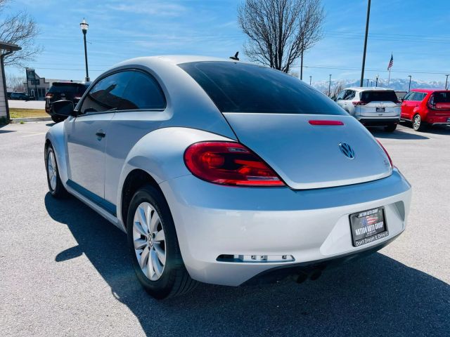 2014 Volkswagen Beetle - Image 9