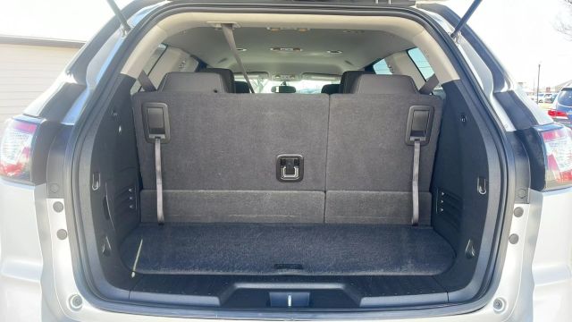 2017 Chevrolet Traverse - Image 14