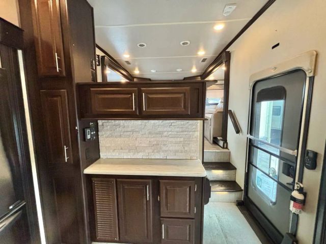 2018 Forest River Palomino Columbus - Image 16