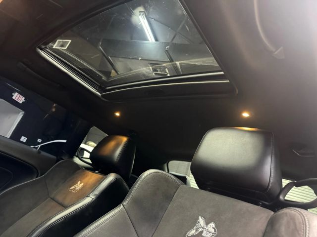 2019 Dodge Challenger R/T photo 8