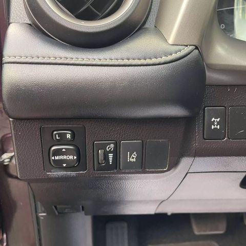 2018 Toyota Rav4 Xle Sport Utility 4d - Image 31